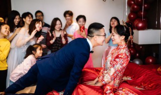 结婚婆婆穿什么颜色（结婚婆婆穿什么